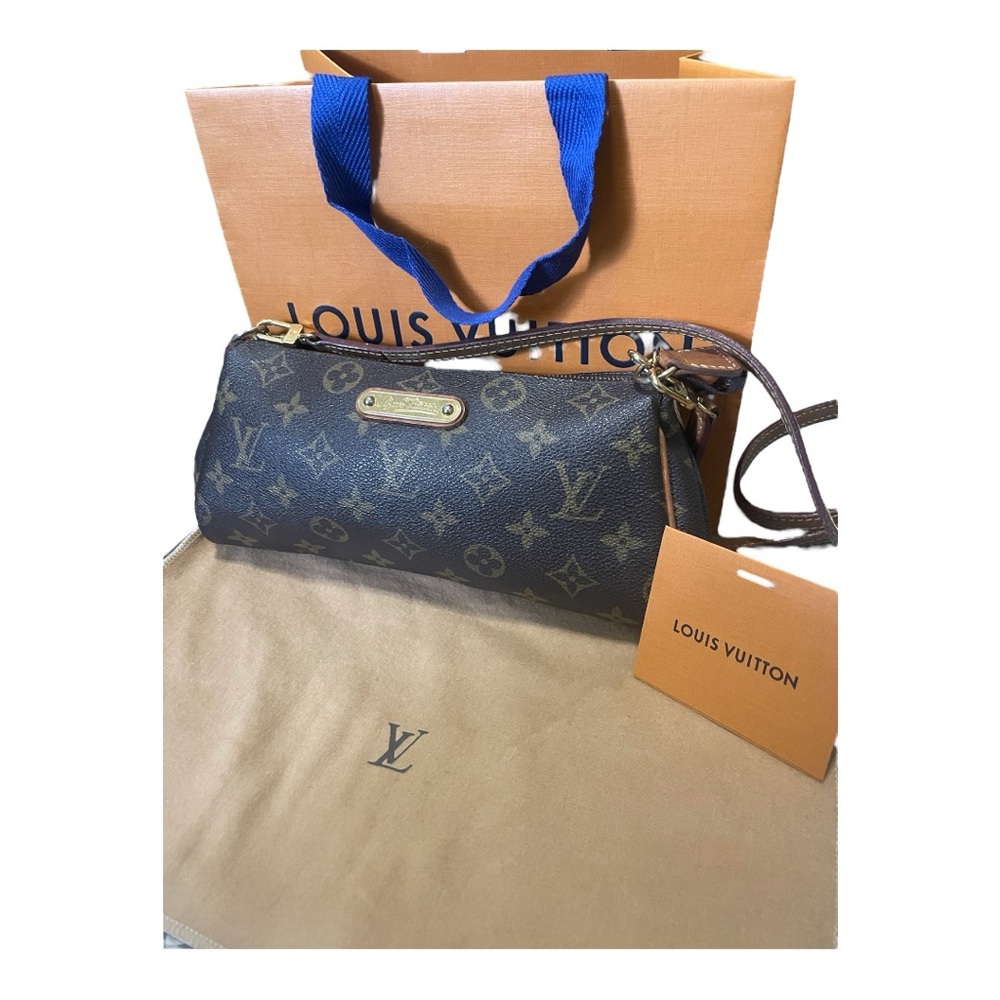 Gorgeous Authentic Louis Vuitton Monogram Eva Pochette w/ Shoulder & Crossbody - Picture 11 of 16